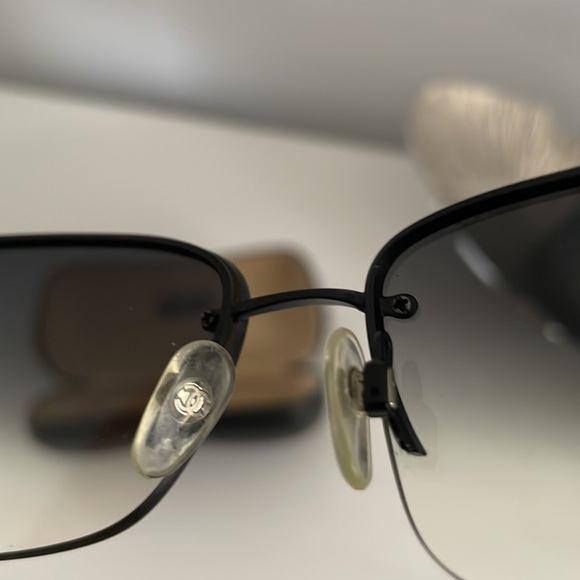 CHANEL sunglasses! - Picture 6 of 12